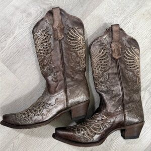 Shimmery Golden Brown Heeled Cowgirl Boots
